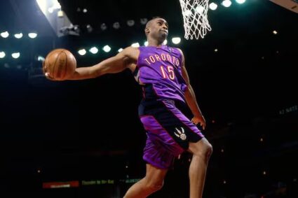 NBA – Toronto Raptors rinde homenaje a Vince Carter al retirar su icónico número 15